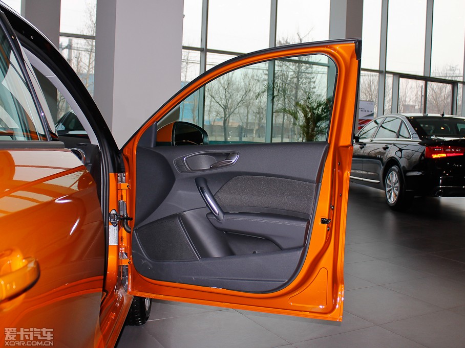 2013WA1 30 TFSI Sportback Ego plus