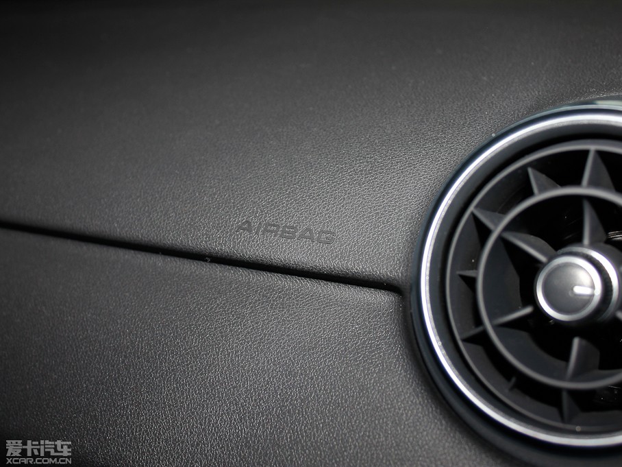 2013?yun)WA1 30 TFSI Sportback Ego plus