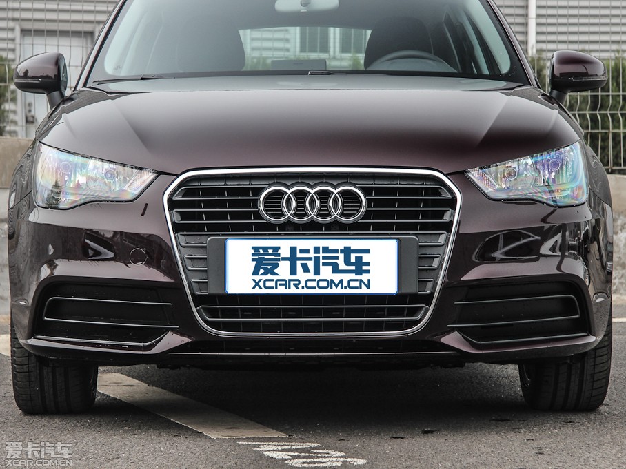 2013WA1 30 TFSI Sportback Urban