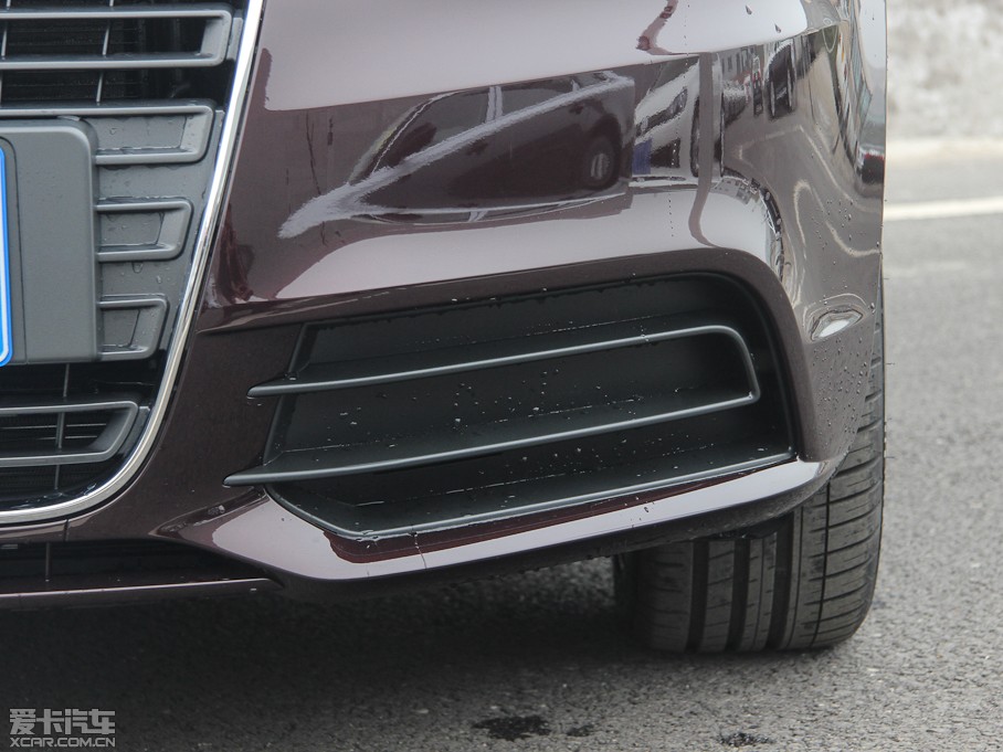 2013?yun)WA1 30 TFSI Sportback Urban