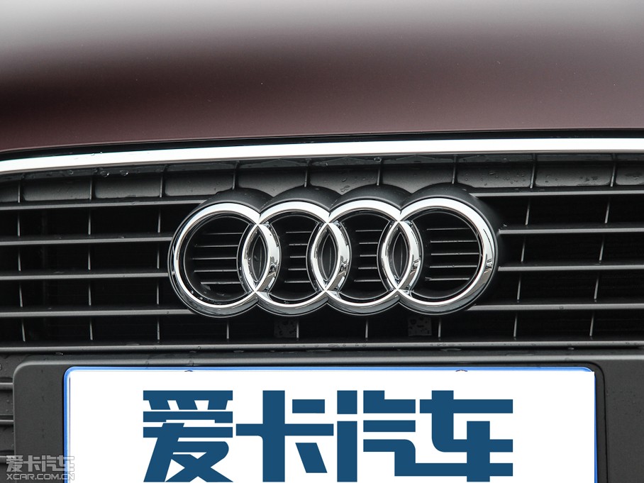 2013WA1 30 TFSI Sportback Urban