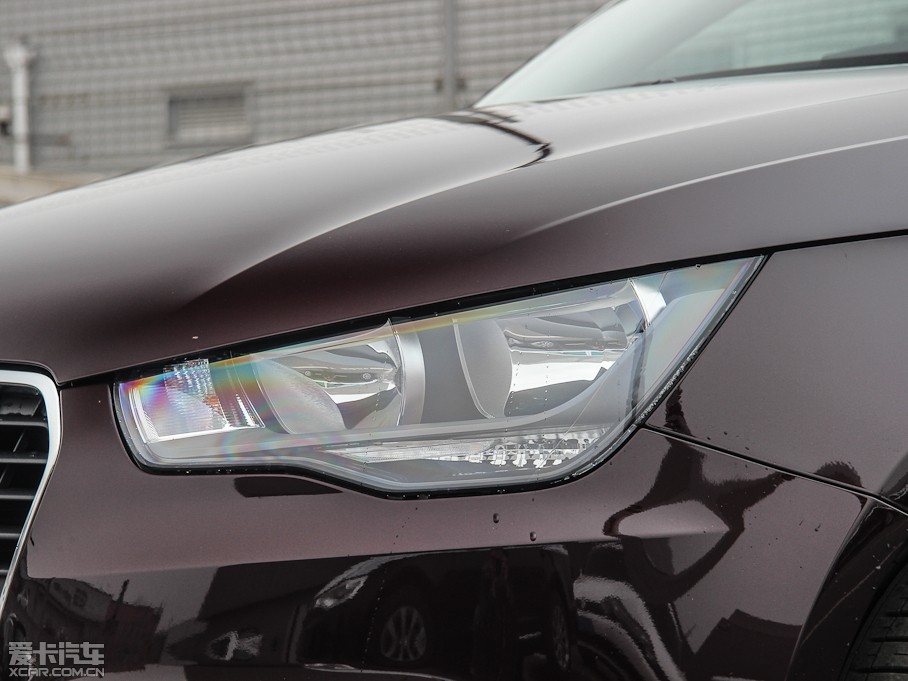 2013WA1 30 TFSI Sportback Urban