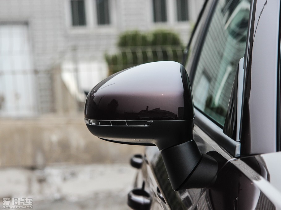 2013WA1 30 TFSI Sportback Urban