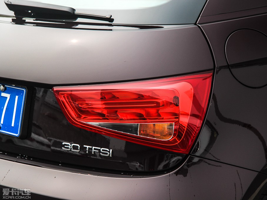 2013WA1 30 TFSI Sportback Urban