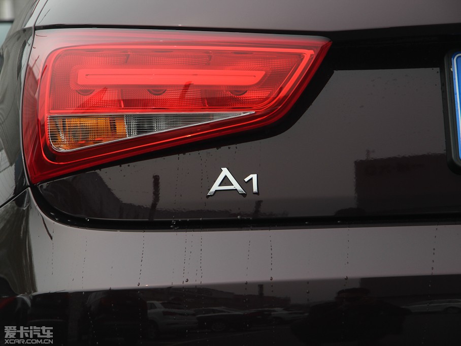 2013WA1 30 TFSI Sportback Urban