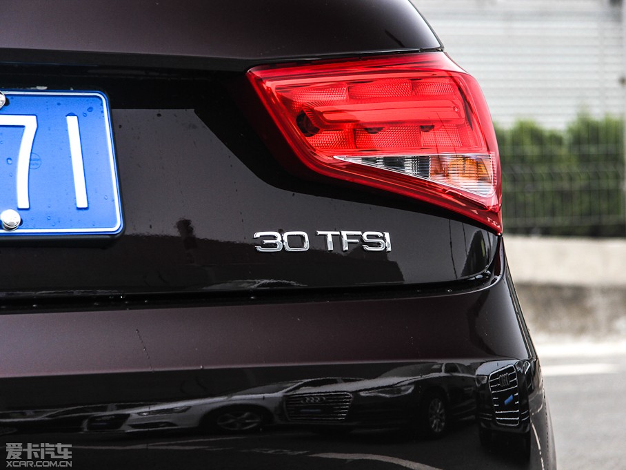 2013WA1 30 TFSI Sportback Urban