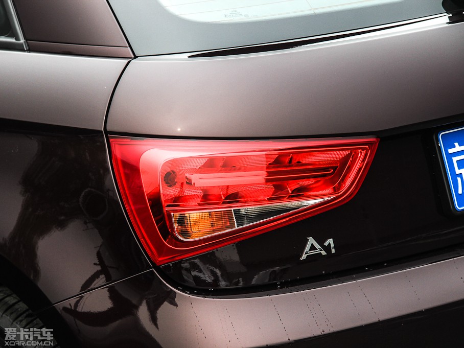 2013WA1 30 TFSI Sportback Urban