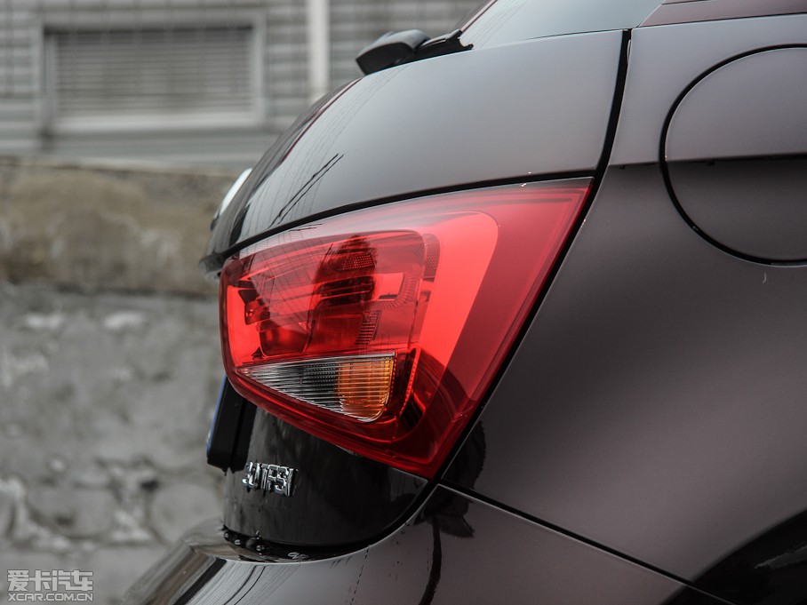 2013?yun)WA1 30 TFSI Sportback Urban