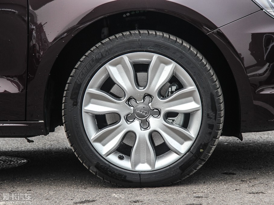 2013WA1 30 TFSI Sportback Urban