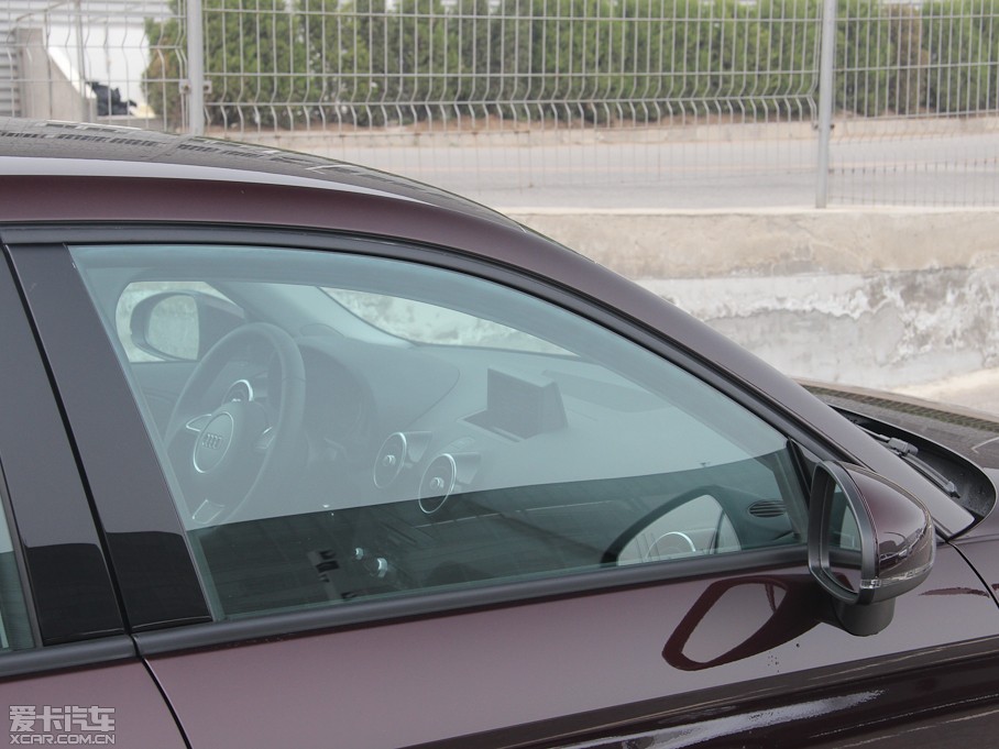 2013WA1 30 TFSI Sportback Urban