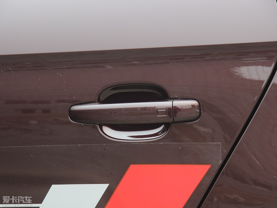 2013WA1 30 TFSI Sportback Urban