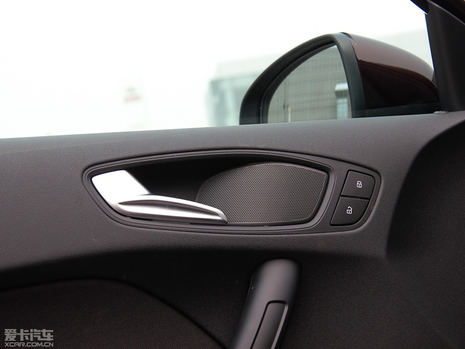 2013WA1 30 TFSI Sportback Urban