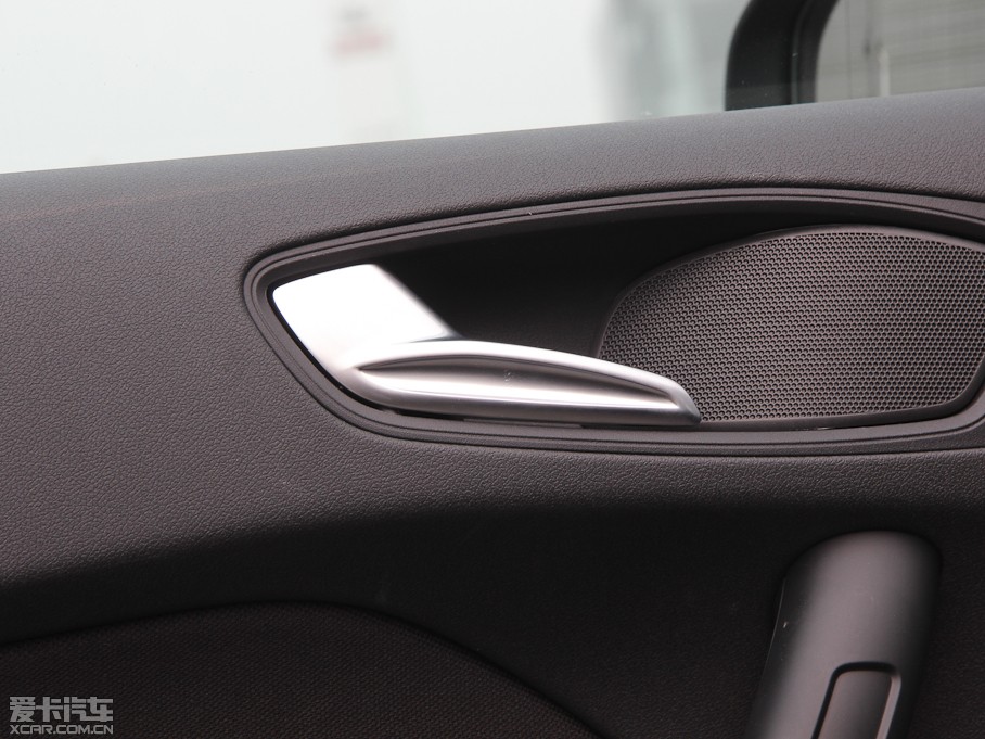 2013WA1 30 TFSI Sportback Urban