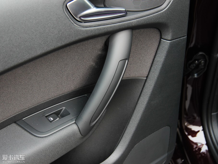 2013WA1 30 TFSI Sportback Urban