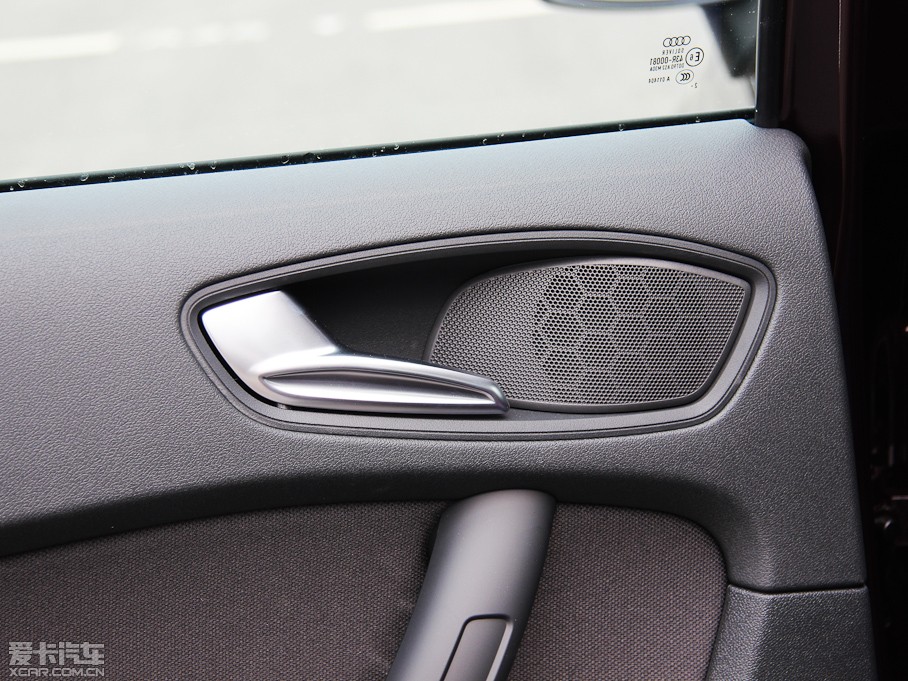 2013WA1 30 TFSI Sportback Urban