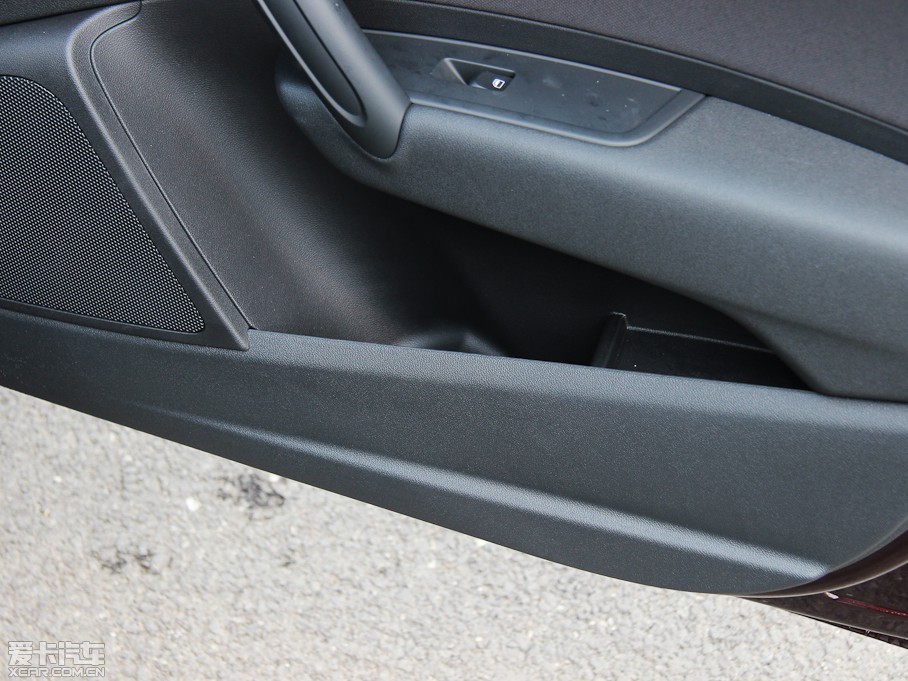 2013WA1 30 TFSI Sportback Urban