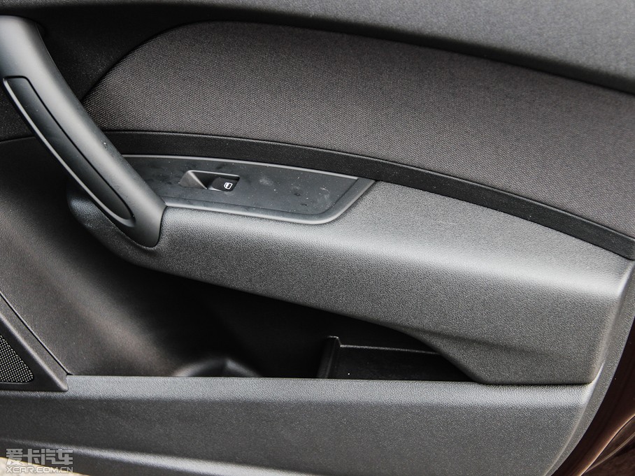 2013WA1 30 TFSI Sportback Urban