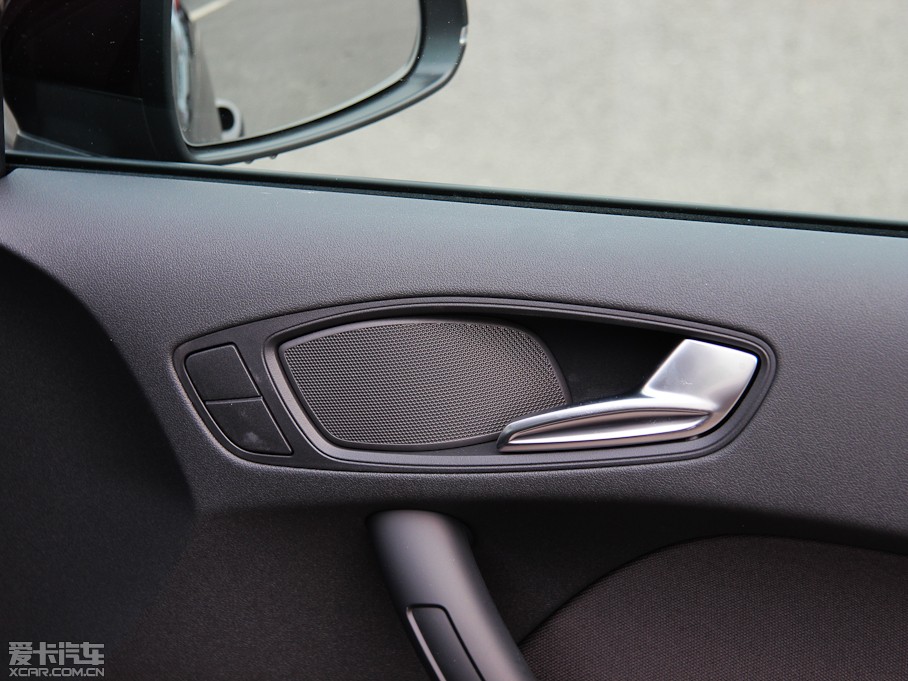 2013WA1 30 TFSI Sportback Urban