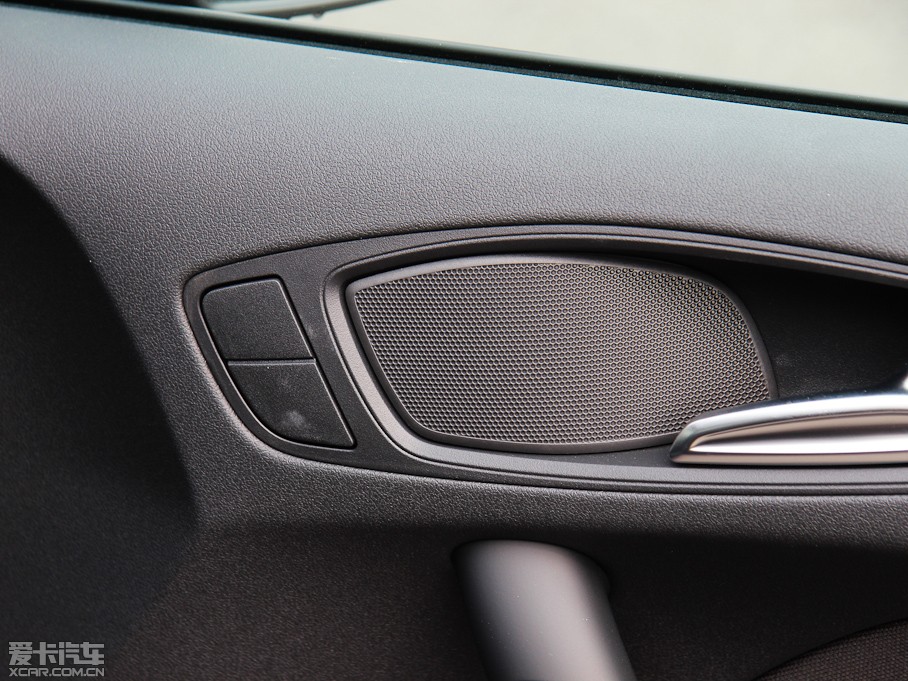 2013WA1 30 TFSI Sportback Urban