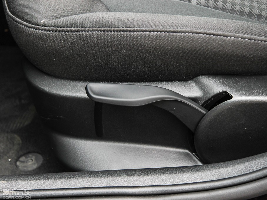 2013?yun)WA1 30 TFSI Sportback Urban