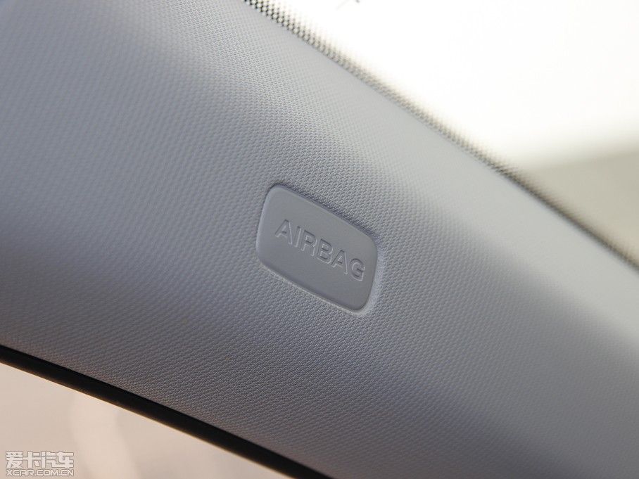 2013?yun)WA1 30 TFSI Sportback Urban