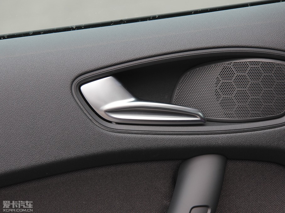 2013WA1 30 TFSI Sportback Urban