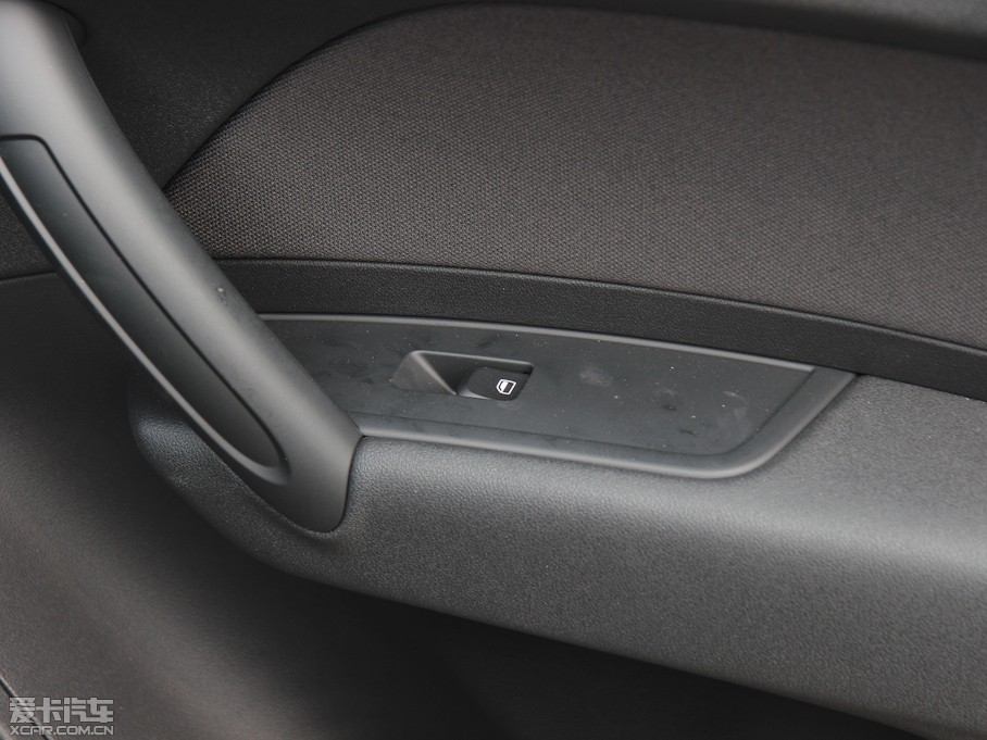 2013WA1 30 TFSI Sportback Urban