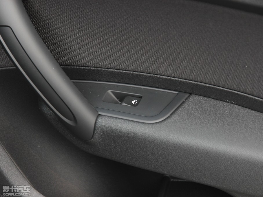 2013WA1 30 TFSI Sportback Urban