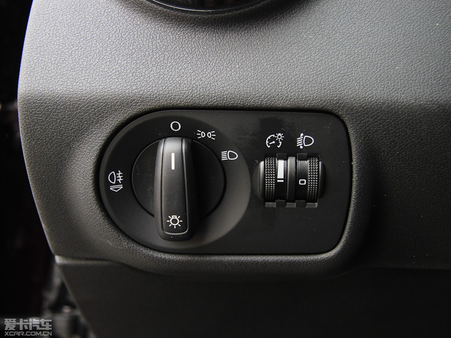 2013WA1 30 TFSI Sportback Urban