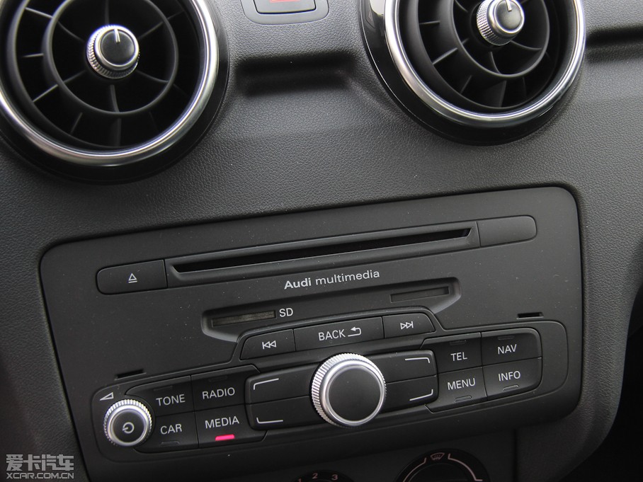 2013WA1 30 TFSI Sportback Urban