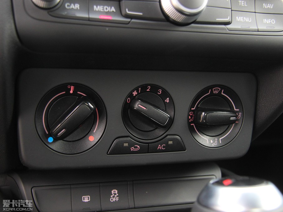 2013WA1 30 TFSI Sportback Urban