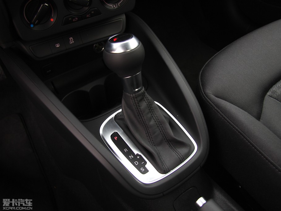 2013WA1 30 TFSI Sportback Urban