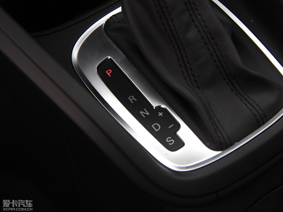 2013?yun)WA1 30 TFSI Sportback Urban