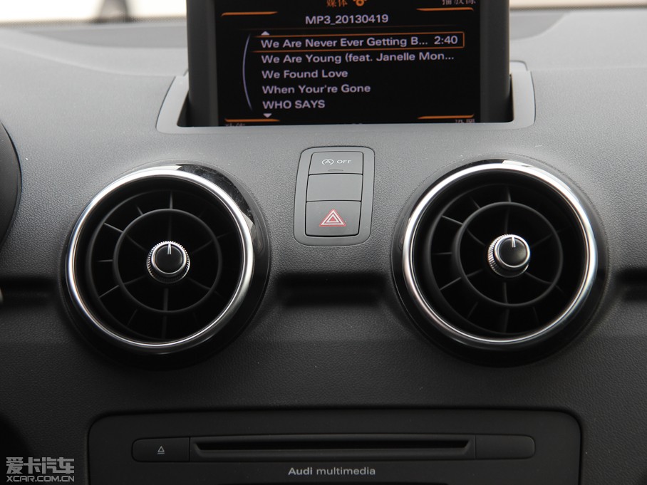 2013WA1 30 TFSI Sportback Urban