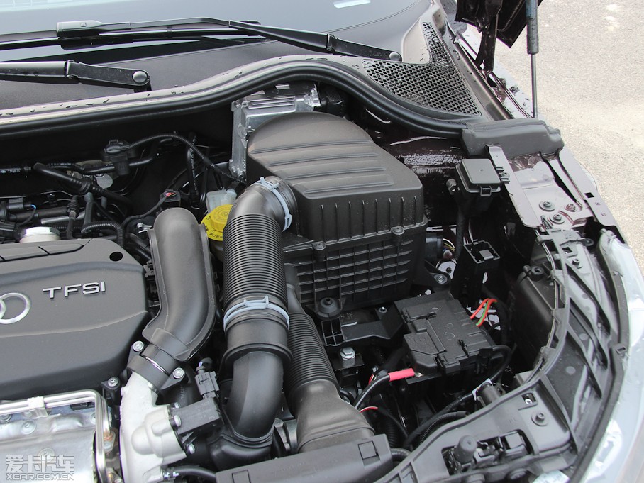 2013WA1 30 TFSI Sportback Urban