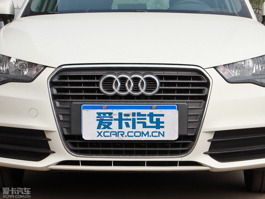 2013WA1 30 TFSI Sportback Urban