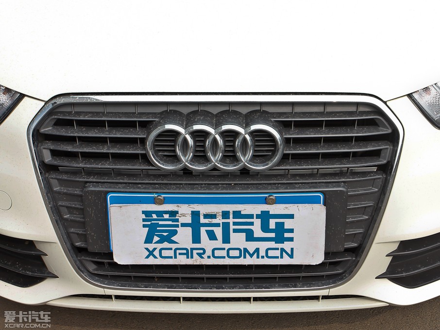 2013WA1 30 TFSI Sportback Urban