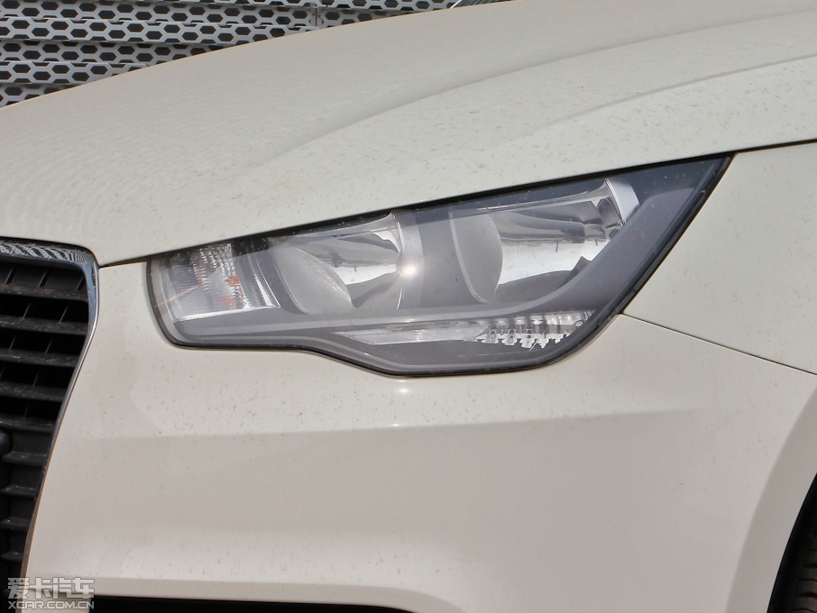 2013WA1 30 TFSI Sportback Urban