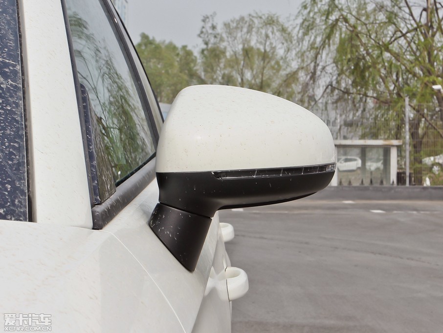 2013WA1 30 TFSI Sportback Urban