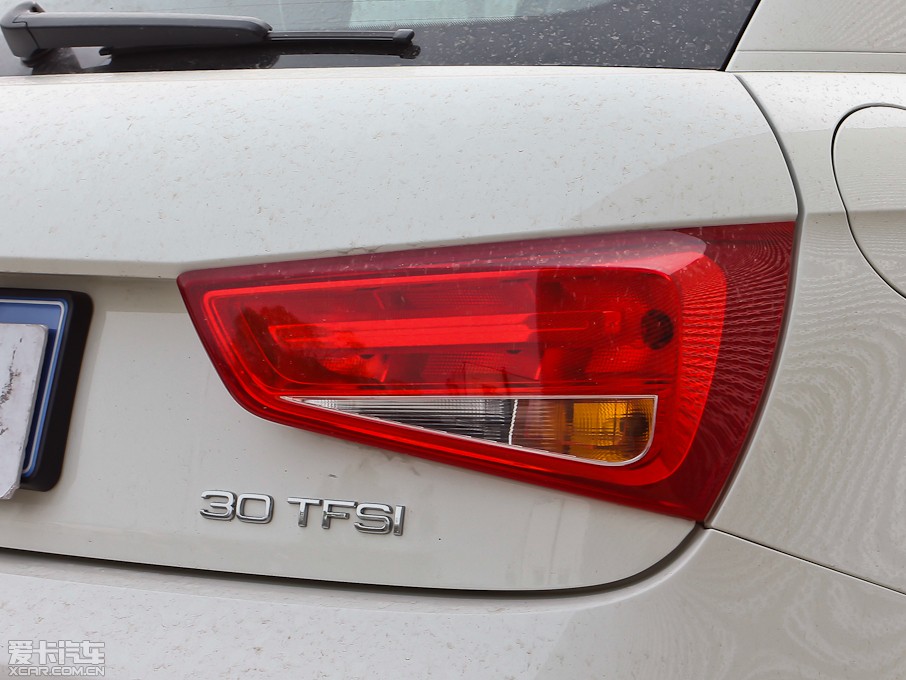 2013WA1 30 TFSI Sportback Urban