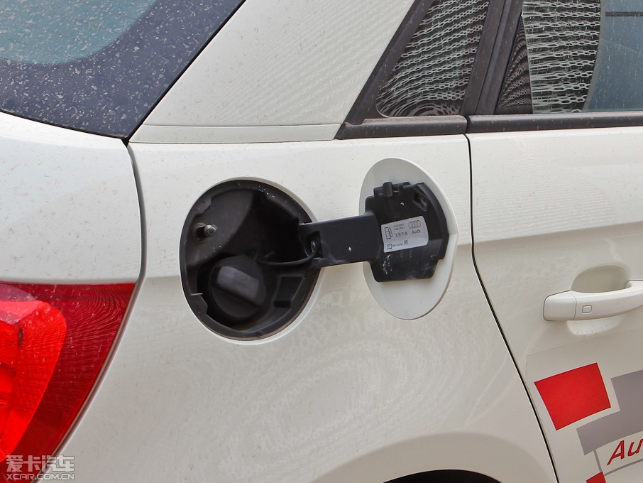 2013WA1 30 TFSI Sportback Urban