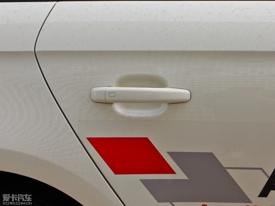 2013?yun)WA1 30 TFSI Sportback Urban