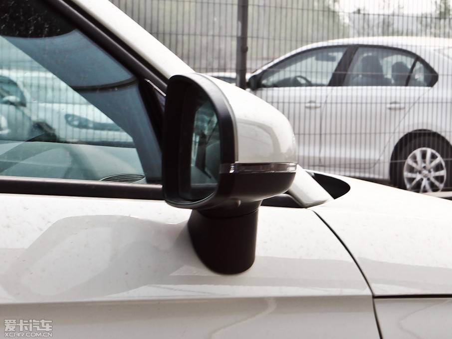 2013WA1 30 TFSI Sportback Urban