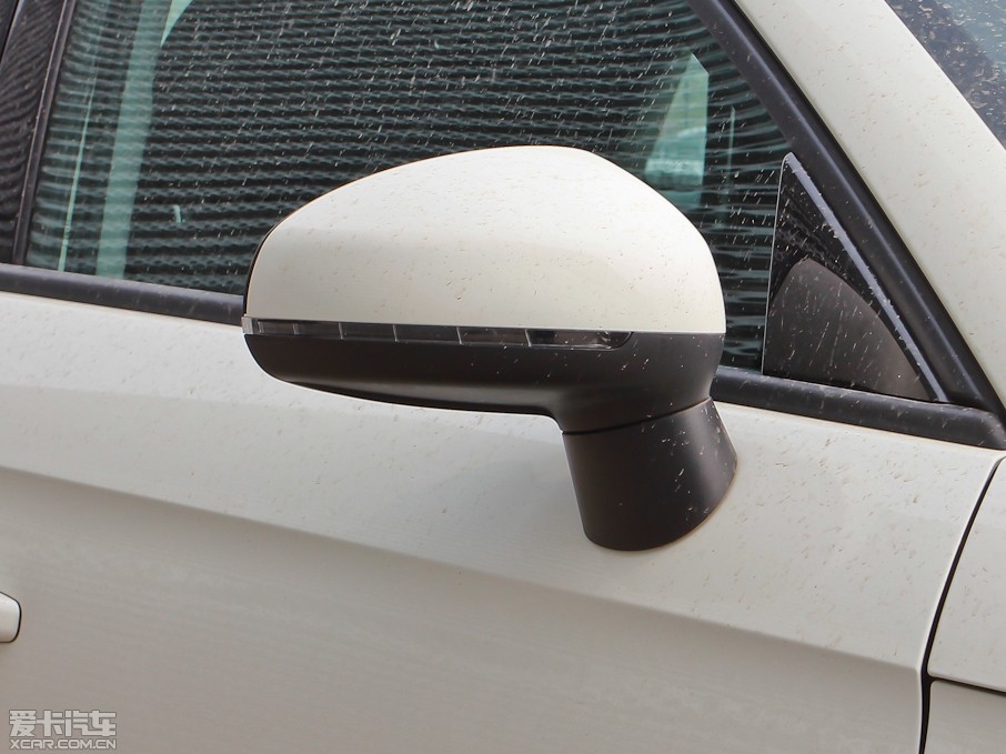 2013WA1 30 TFSI Sportback Urban