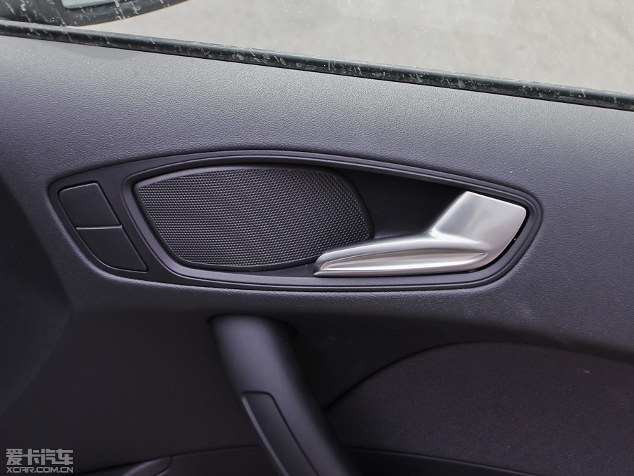 2013WA1 30 TFSI Sportback Urban