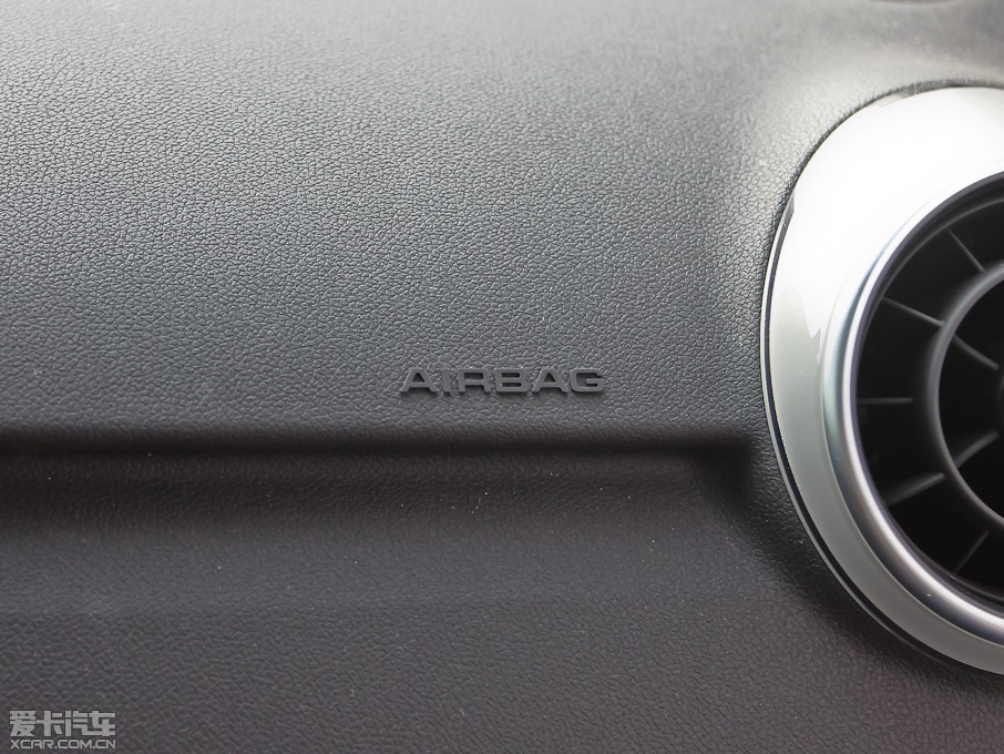 2013WA1 30 TFSI Sportback Urban