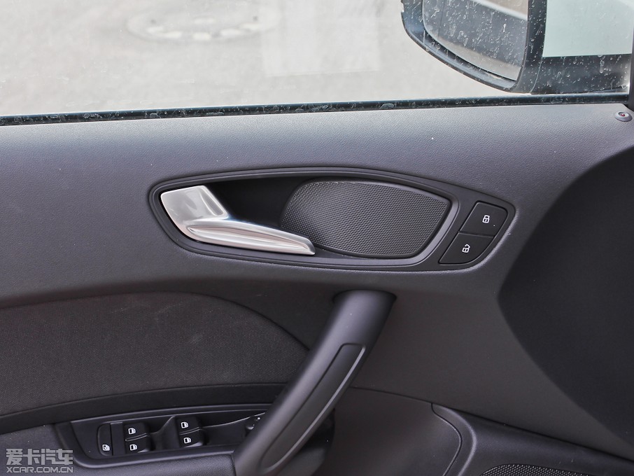 2013WA1 30 TFSI Sportback Urban