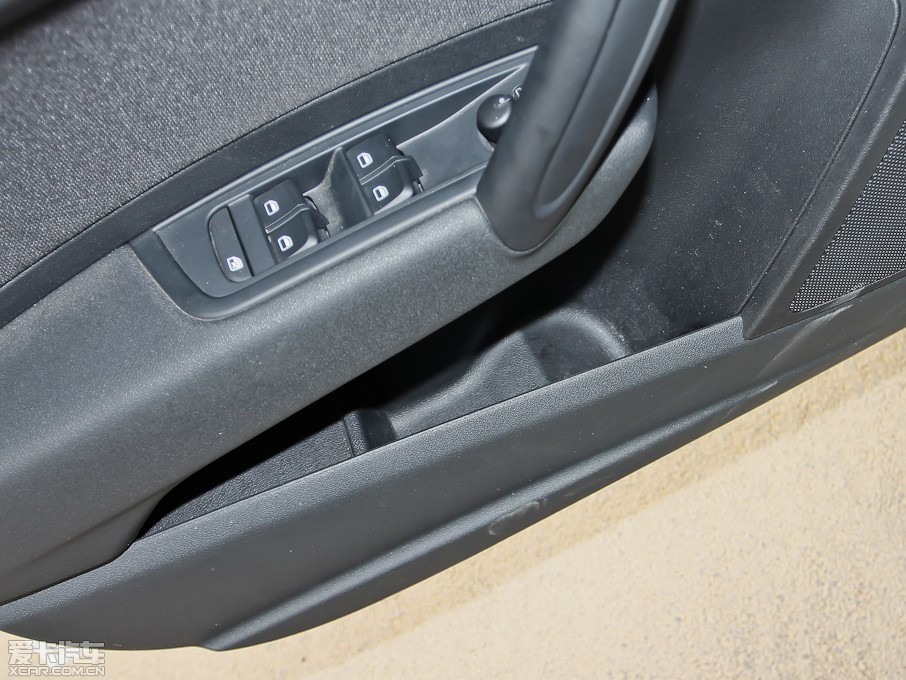 2013WA1 30 TFSI Sportback Urban