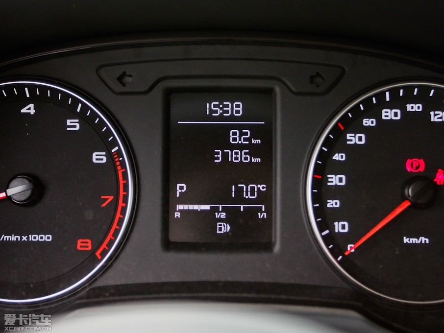 2013WA1 30 TFSI Sportback Urban