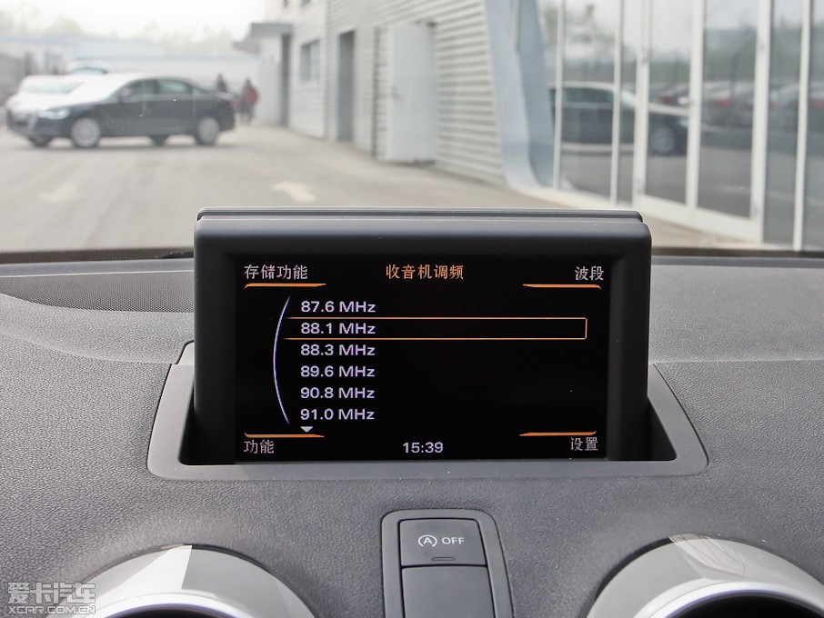 2013WA1 30 TFSI Sportback Urban